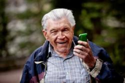 Lifeline free phone user
